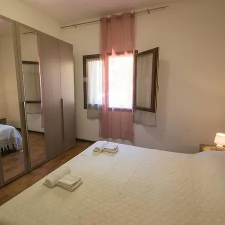 5 Minutes From The Seafront -apartment & Garden Apartamento *