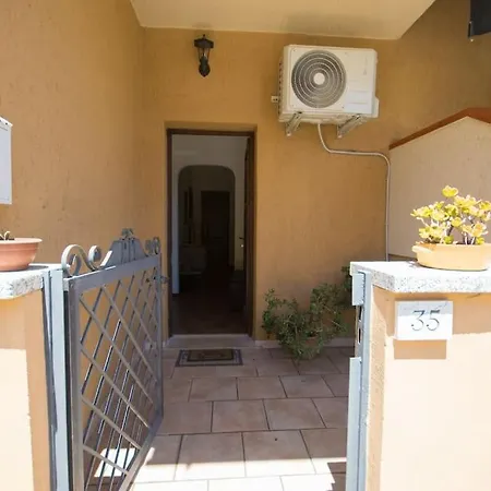 5 Minutes From The Seafront -apartment & Garden Apartamento Olbia