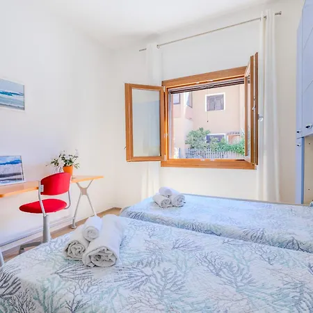 Apartament 5 Minutes From The Seafront -apartment & Garden