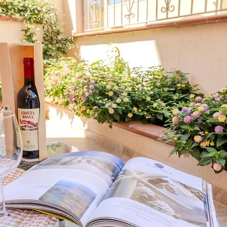 Apartament 5 Minutes From The Seafront -apartment & Garden
